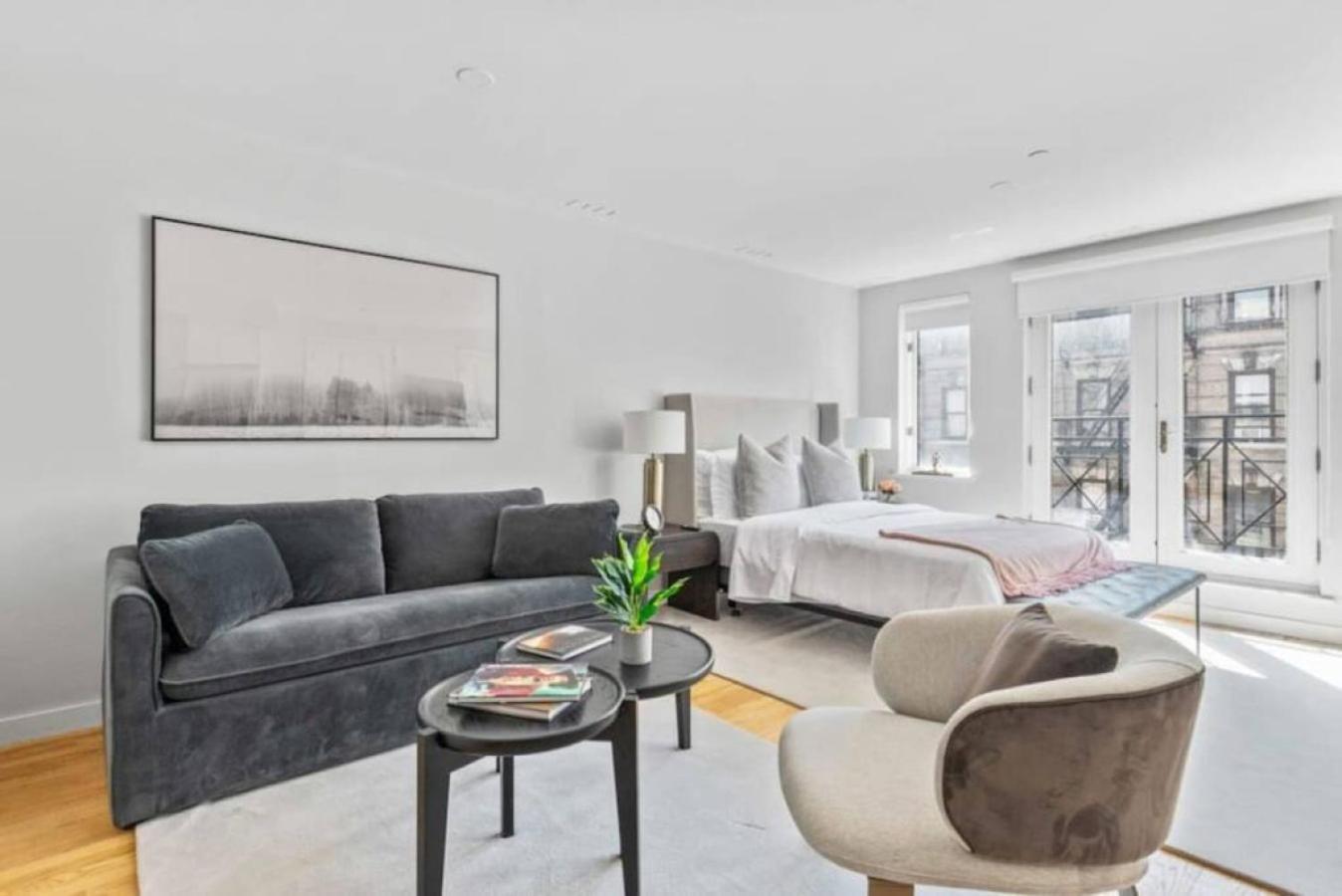 Luxe Studio With Charming Juliet Balcony Apartamento Nova Iorque Exterior foto