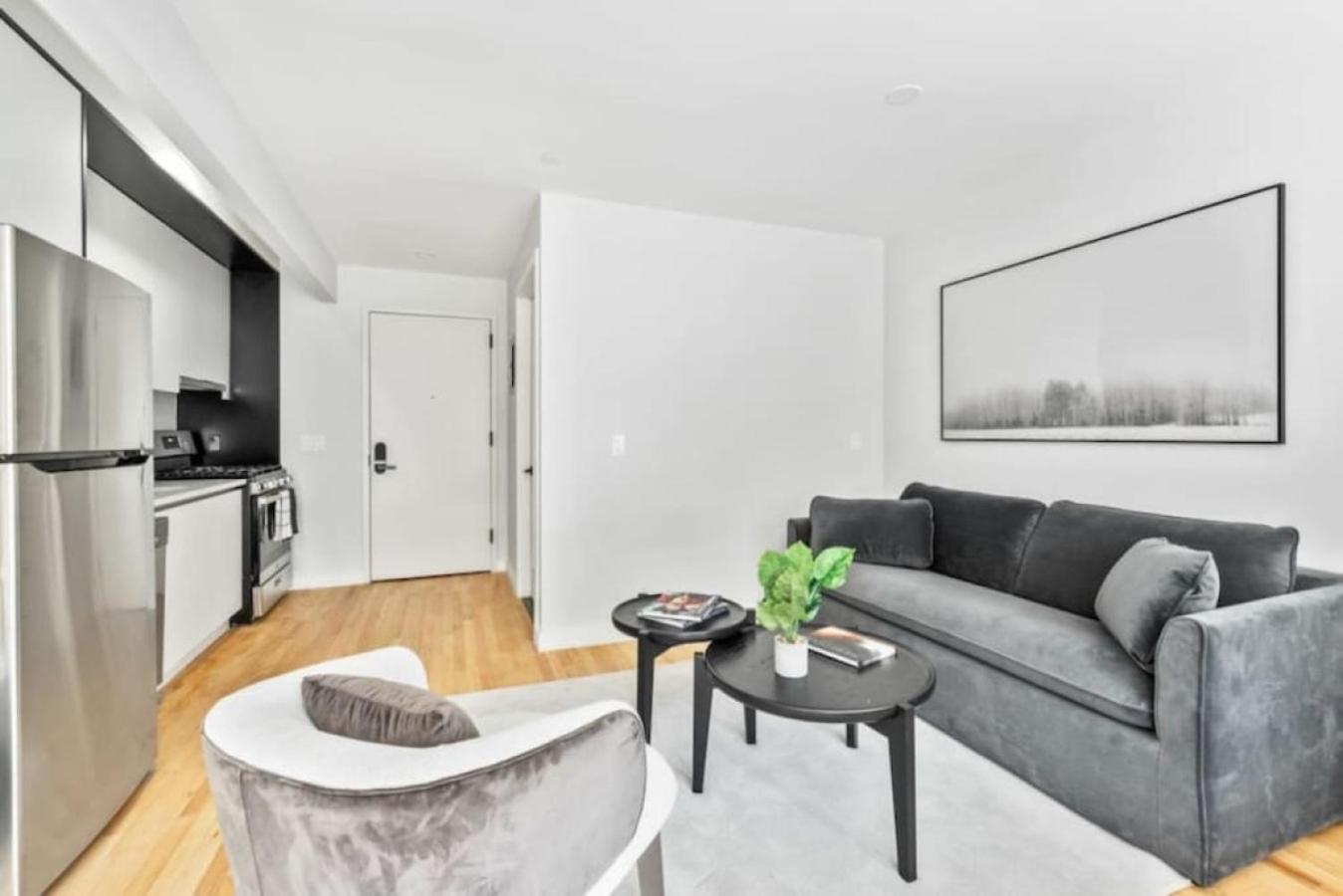 Luxe Studio With Charming Juliet Balcony Apartamento Nova Iorque Exterior foto