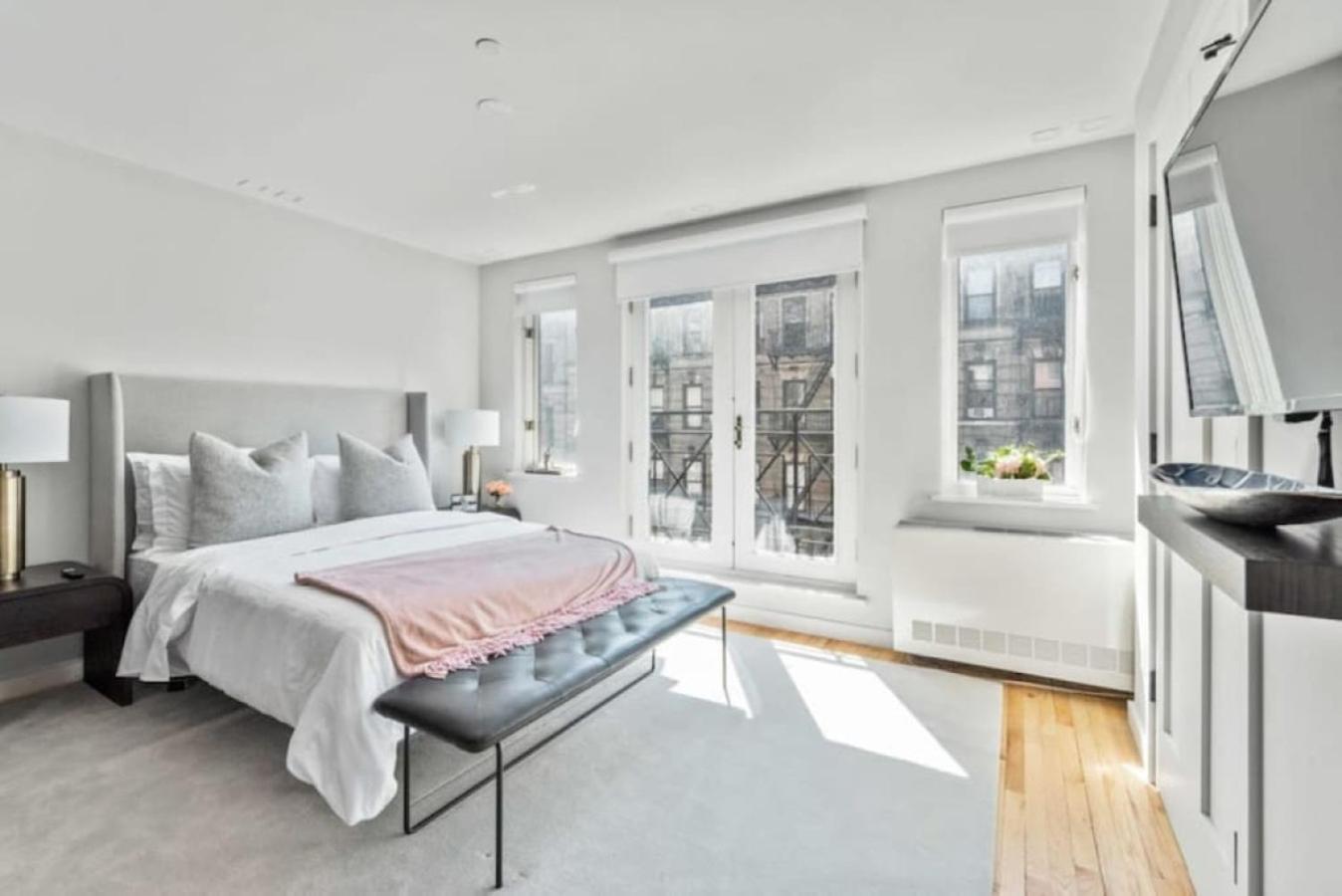 Luxe Studio With Charming Juliet Balcony Apartamento Nova Iorque Exterior foto