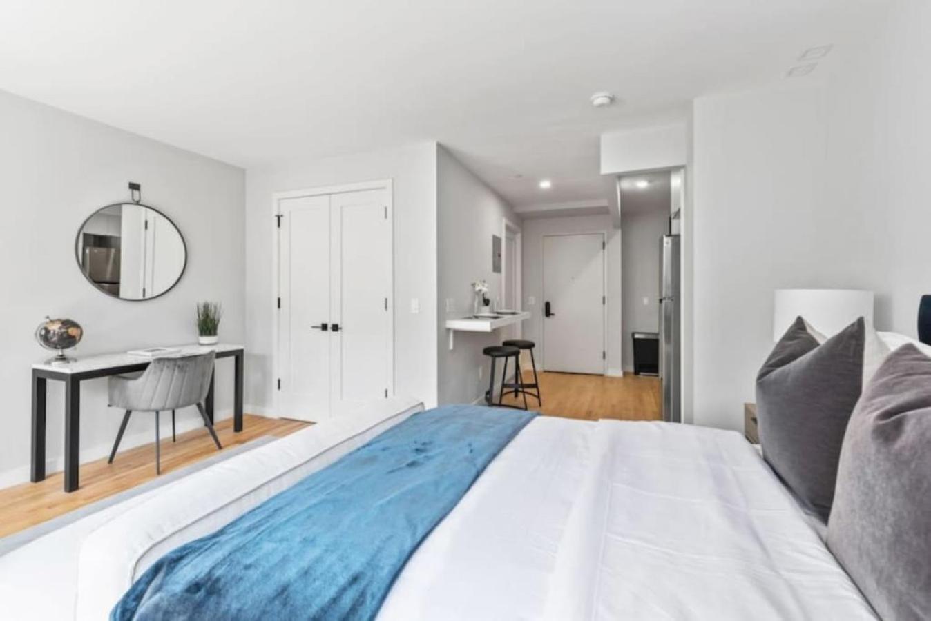 Luxe Studio With Charming Juliet Balcony Apartamento Nova Iorque Exterior foto