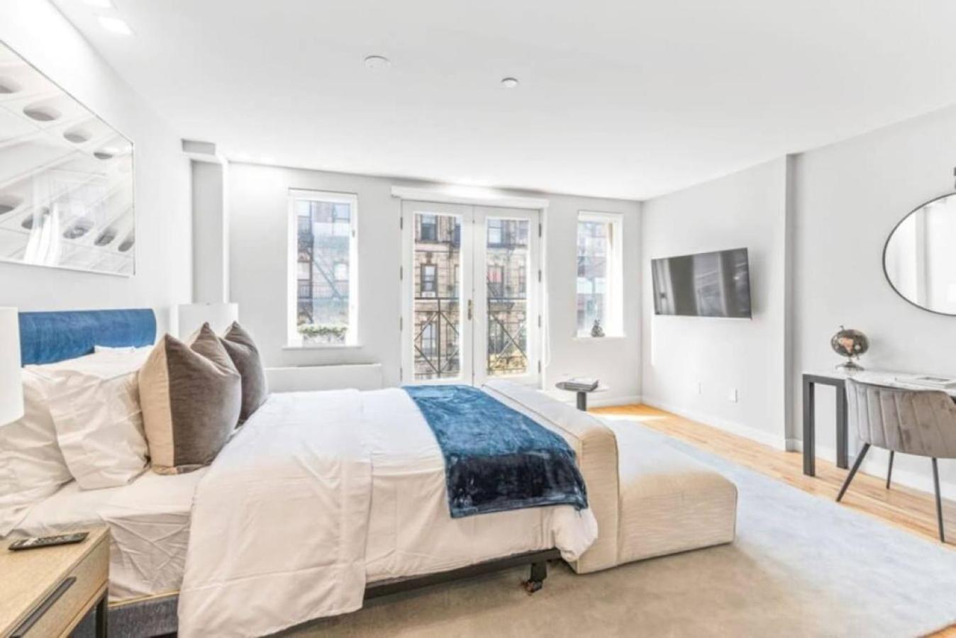 Luxe Studio With Charming Juliet Balcony Apartamento Nova Iorque Exterior foto
